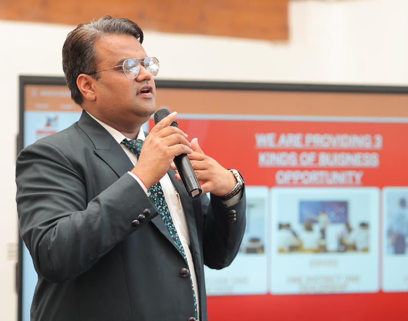 Top 5 Growth Strategies Every Indian Startup Must Follow in 2025 – Ashish Kumar Agarwal Ashish Kumar Agarwal explaining top 5 growth strategies for Indian startups in 2025